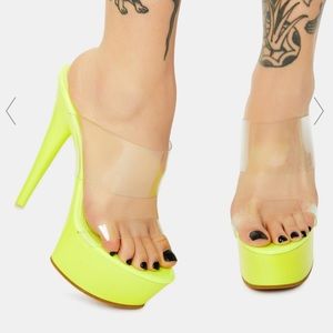 Glow in the dark platform heels size 10, runs small can fit size 9, never worn